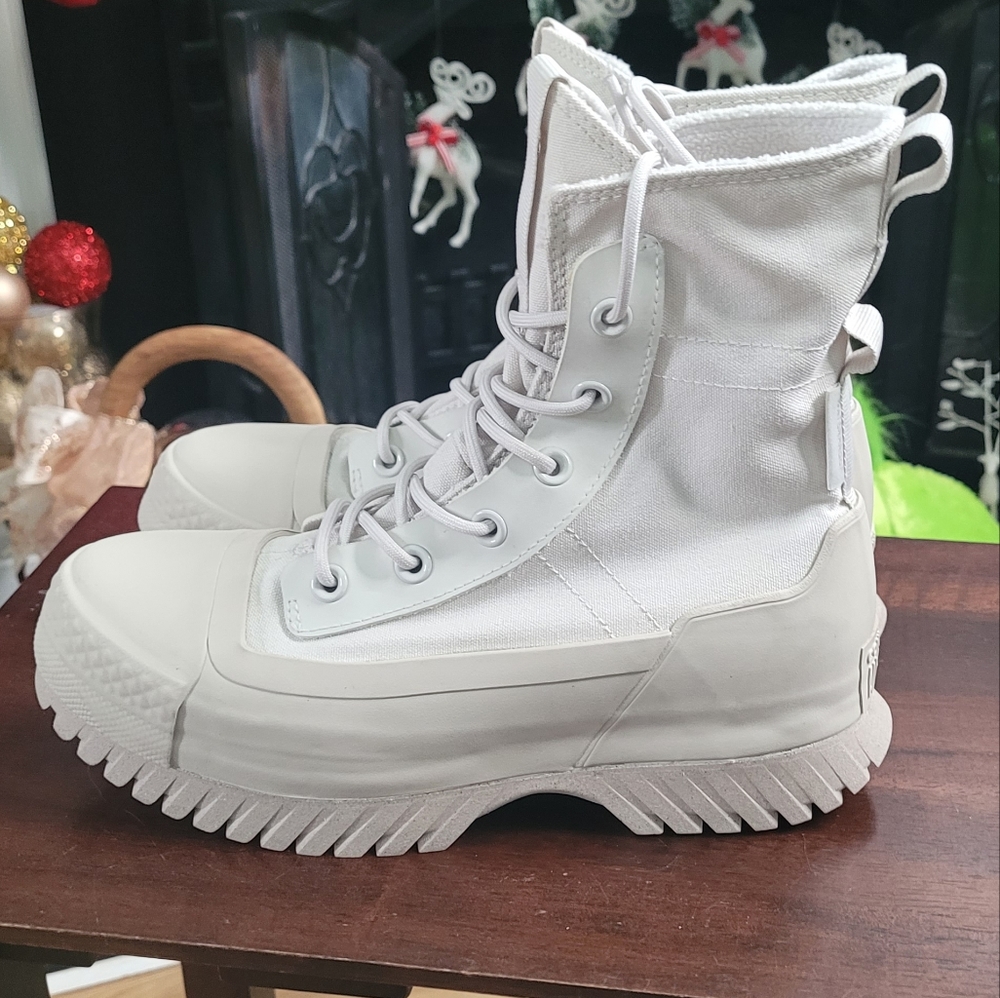 Converse  All Star CTAS Lugged 2.0 Waterproof Extra Hi Sneaker, Sz M5, W7 - Picture 3 of 10